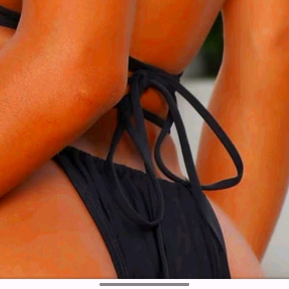 One piece bathing suit - Picture 2 of 2